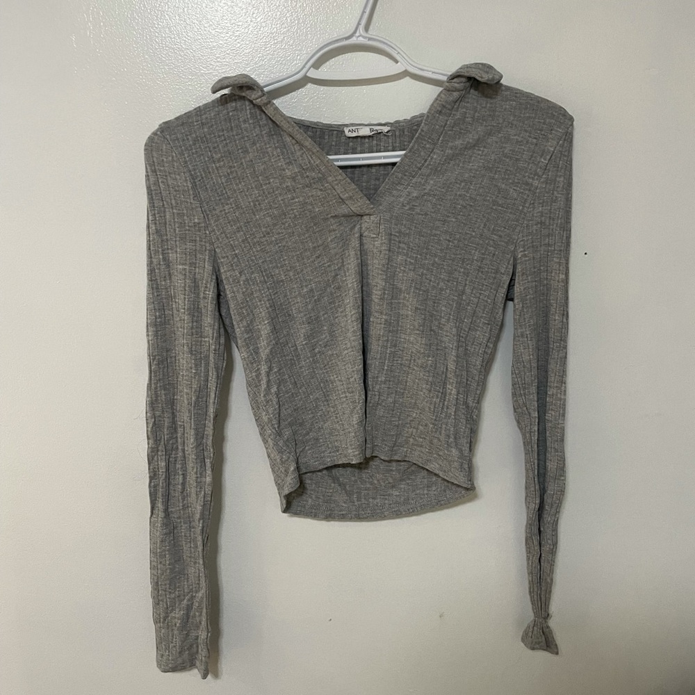 Cropped long sleeve shirt
